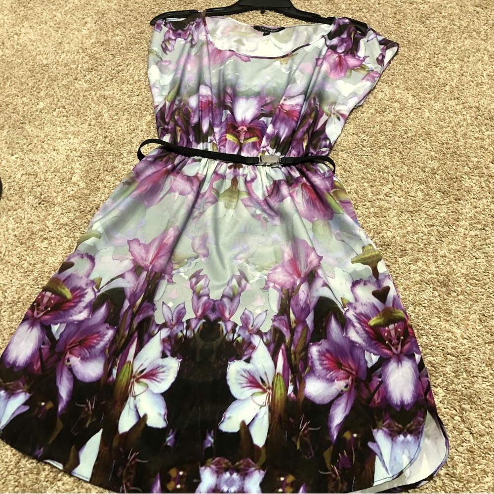 Express Floral Purple Dress with Black Elastic Belt Keyhole Mini Flowy Pockets